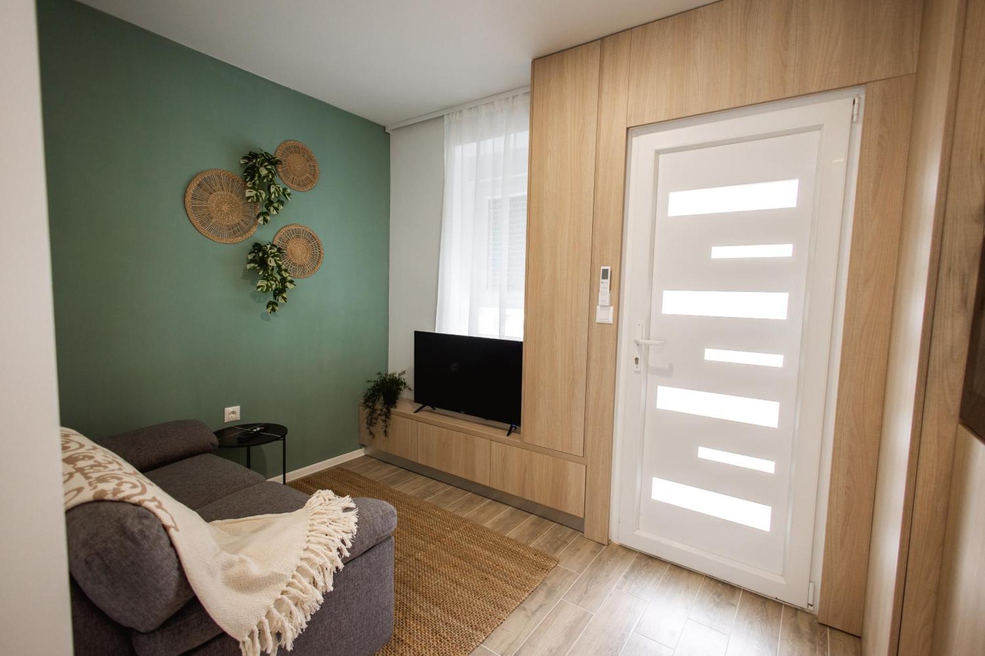 Cozy Studio Apartment In Osijek - Self Check In Eksteriør billede