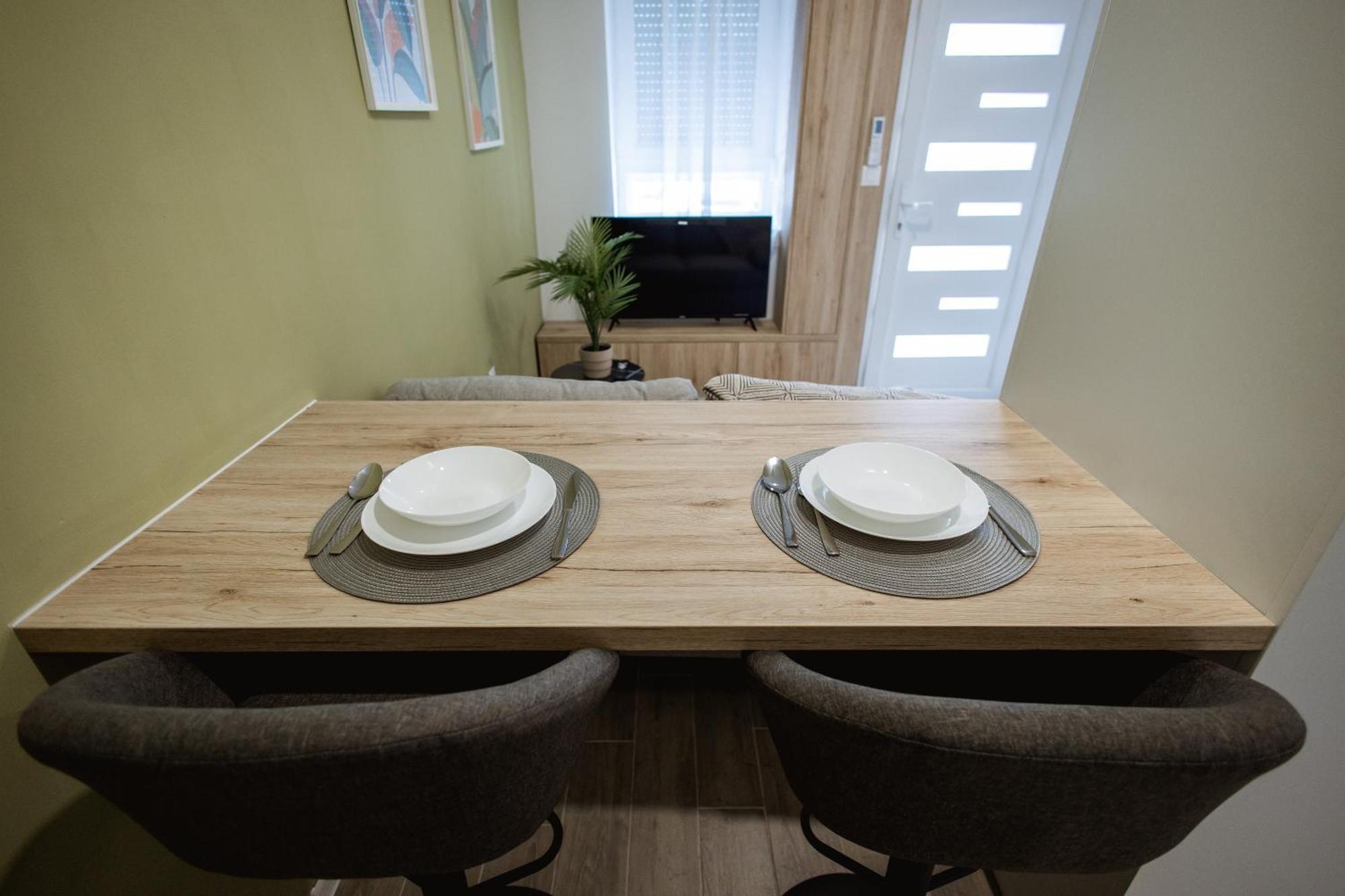 Cozy Studio Apartment In Osijek - Self Check In Eksteriør billede