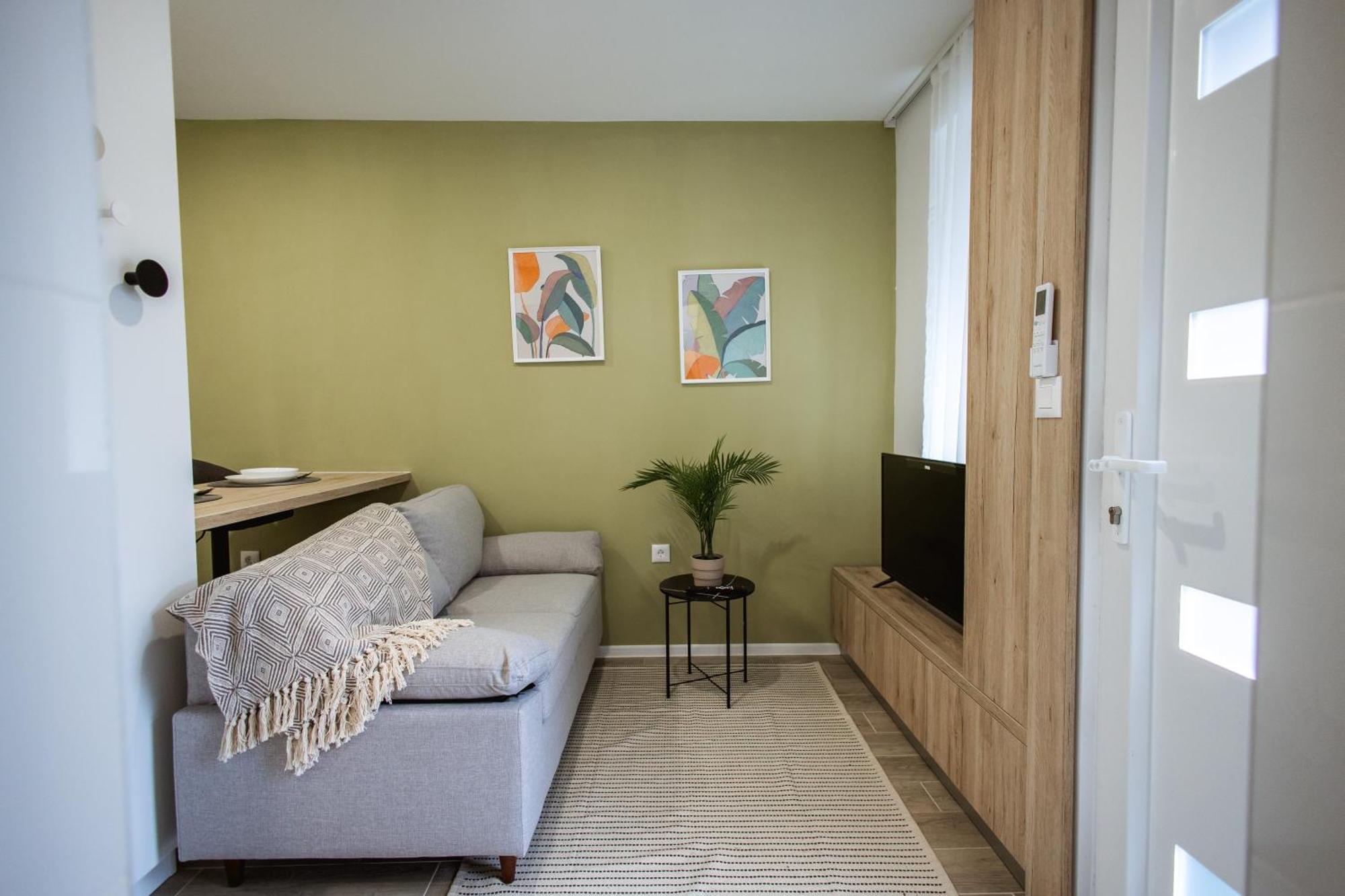 Cozy Studio Apartment In Osijek - Self Check In Eksteriør billede
