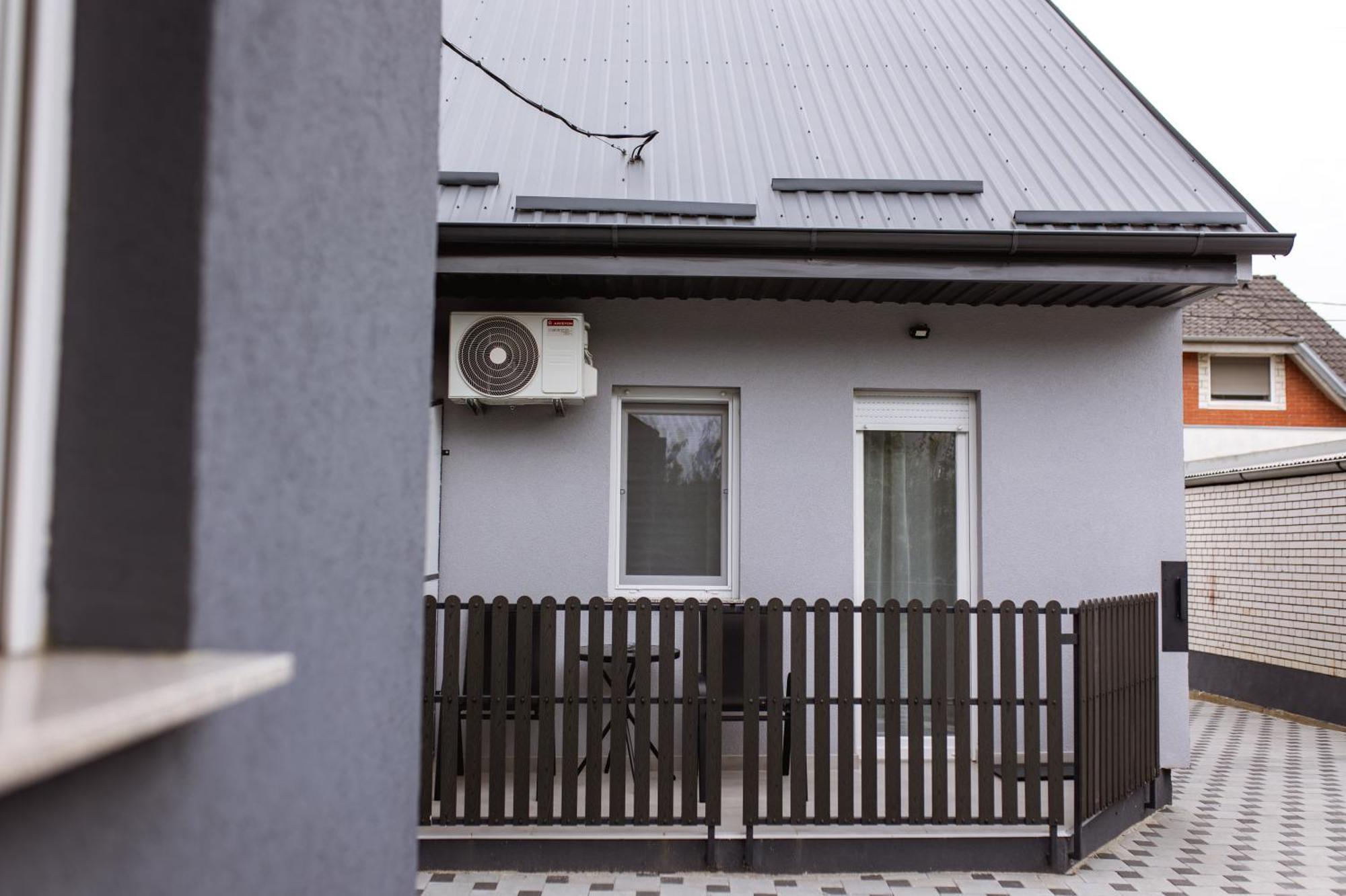 Cozy Studio Apartment In Osijek - Self Check In Eksteriør billede
